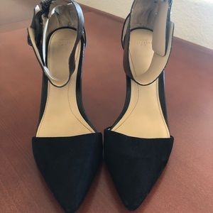 Black heels w/ thick ankle straps